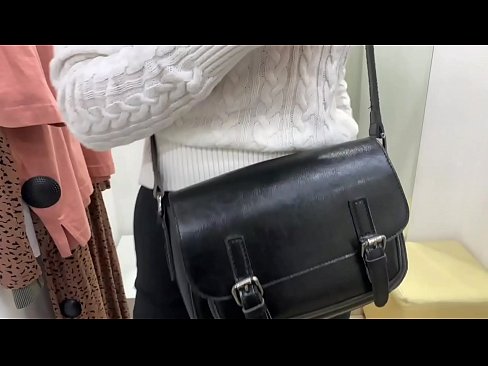 ❤️ Masturbasyon piblik nan jenn femèl FeralBerry ak yon gode nan sal la Fitting Videyo fout nan ht.punkbass.ru ❌️❤